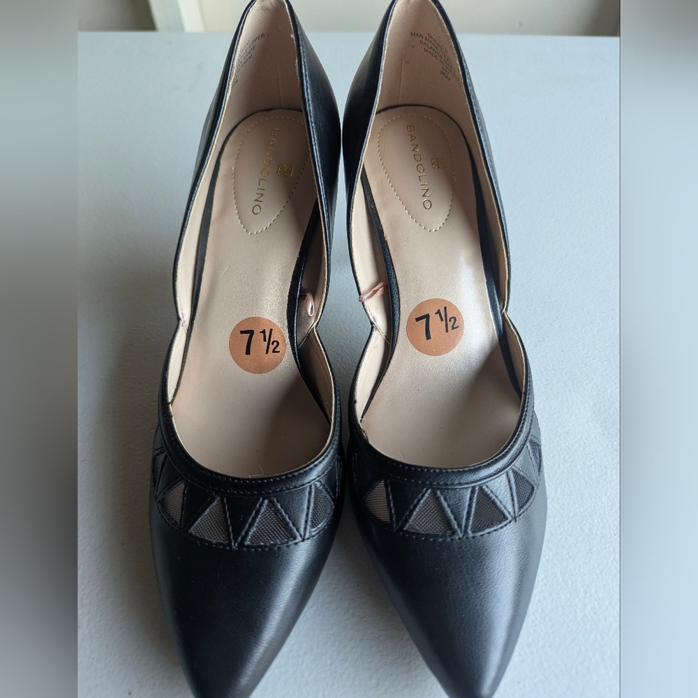 Bandolino Black Women's Mid Heel Pumps - Classic Comfort